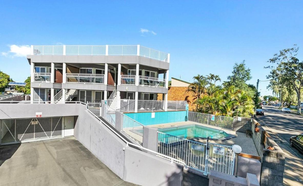 Villa Venezia Apt 3 - Spacious Hervey Bay Beachfront Apartment Exterior foto